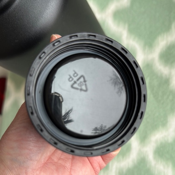 60 oz stainless insulated Water Bottle - Picture 6 of 8